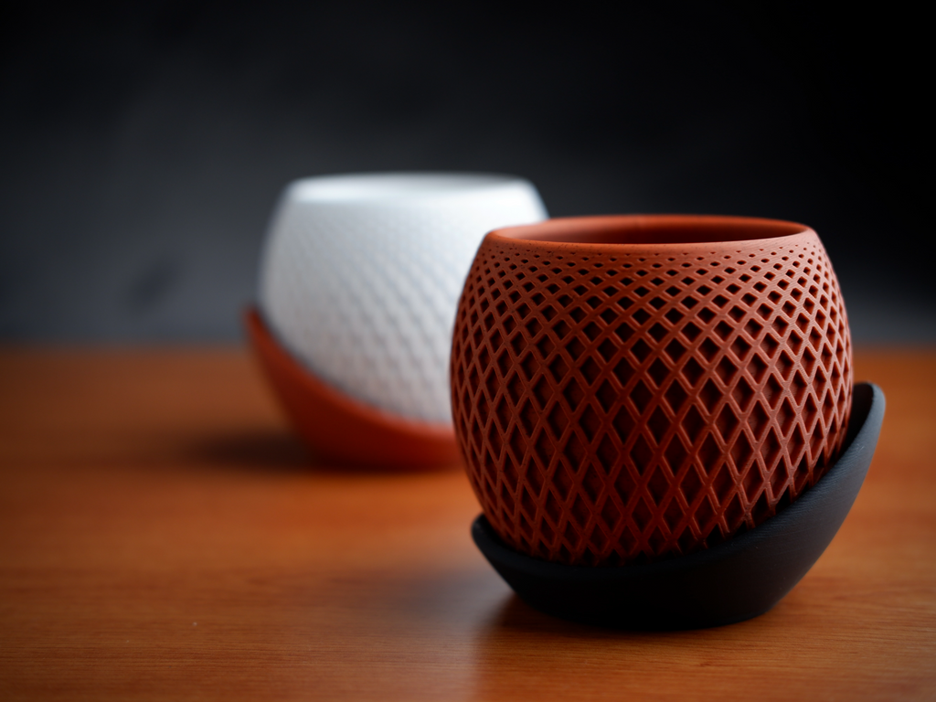 polygon planter · wrap around plate